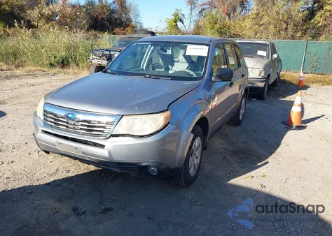 2010 Subaru Forester 2.5X z USA, uszkodzony, nr VIN JF2SH6AC2AG723419
